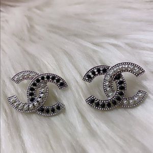 Black and Silver Earings!